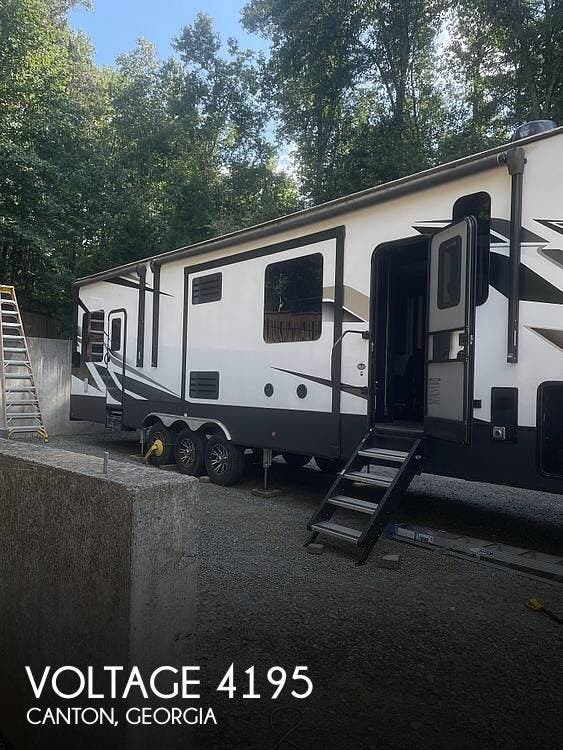 Used 2021 Keystone  Voltage 4195 available in Canton, Georgia