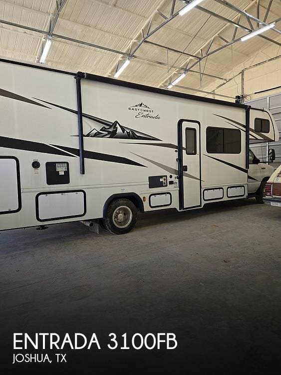 Used 2023 East to West Entrada 3100FB available in Joshua, Texas