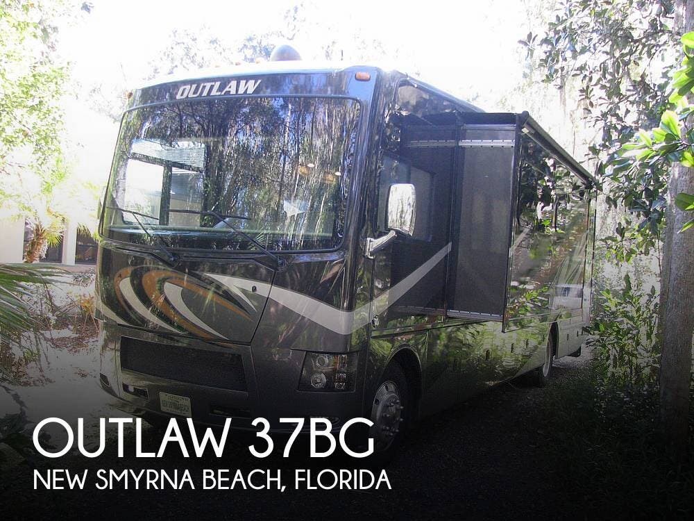 Used 2017 Thor Motor Coach Outlaw 37BG available in New Smyrna Beach, Florida