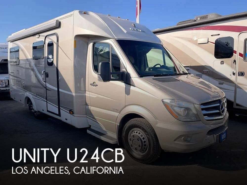 Used 2014 Leisure Travel Unity U24CB available in Los Angeles, California