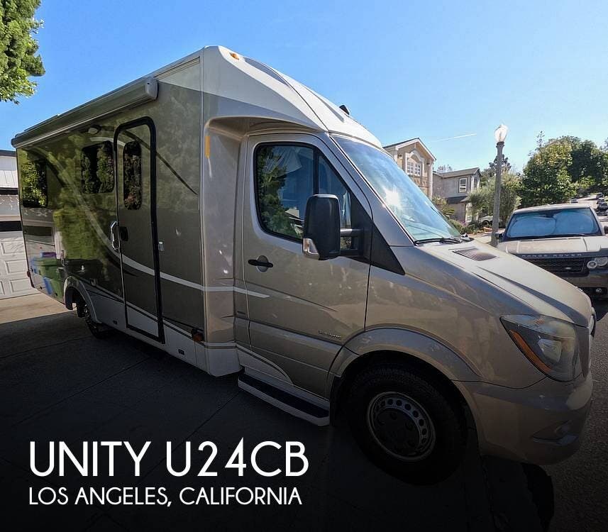 Used 2014 Leisure Travel Unity U24CB available in Los Angeles, California