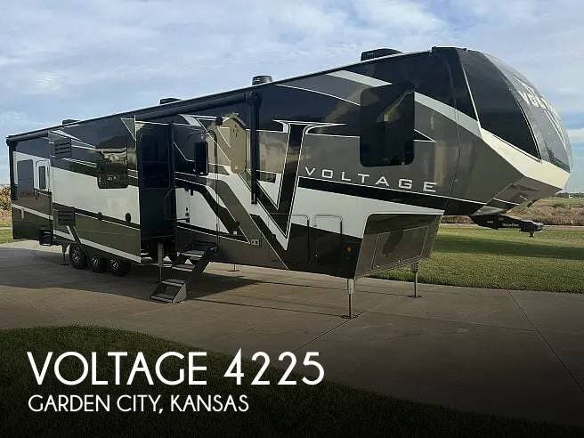 Used 2021 Dutchmen Voltage 4225 available in Garden City, Kansas