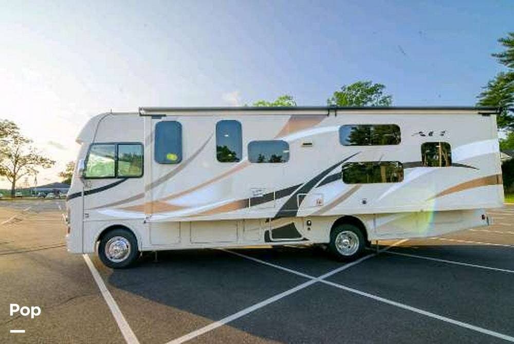 Used 2017 Thor Motor Coach A.C.E. 30.2 available in Richmond Hill, New York
