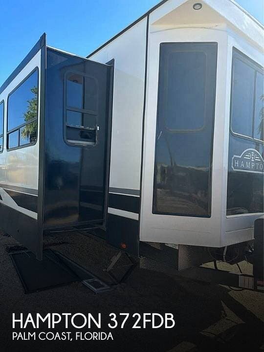 Used 2022 CrossRoads Hampton 372FDB available in Palm Coast, Florida