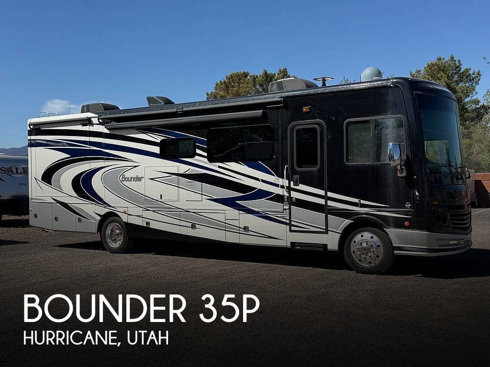 Used 2018 Fleetwood Bounder 35P available in Hurricane, Utah