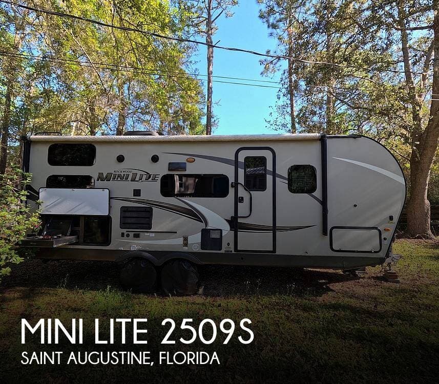 Used 2020 Rockwood  Mini Lite 2509S available in Saint Augustine, Florida