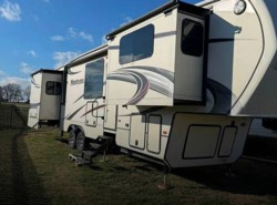 Used 2014 Keystone Montana 3850FL available in Telford, Tennessee