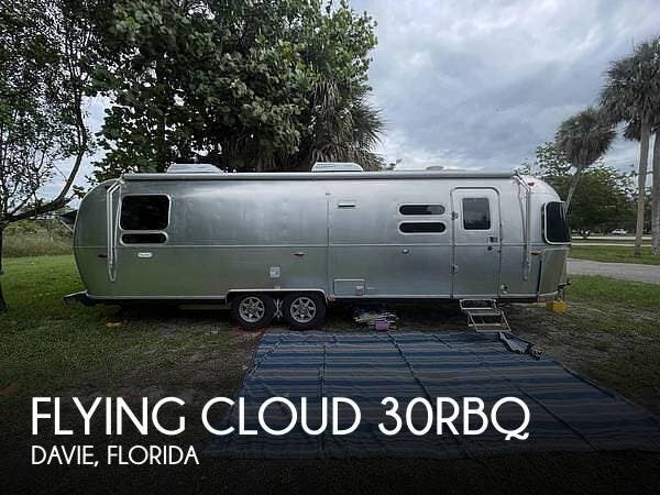 Used 2022 Airstream Flying Cloud 30RBQ available in Davie, Florida