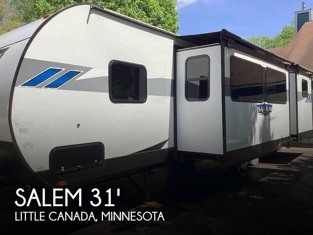 Used 2023 Forest River Salem Platinum Series M-31KQBTSX available in Little Canada, Minnesota