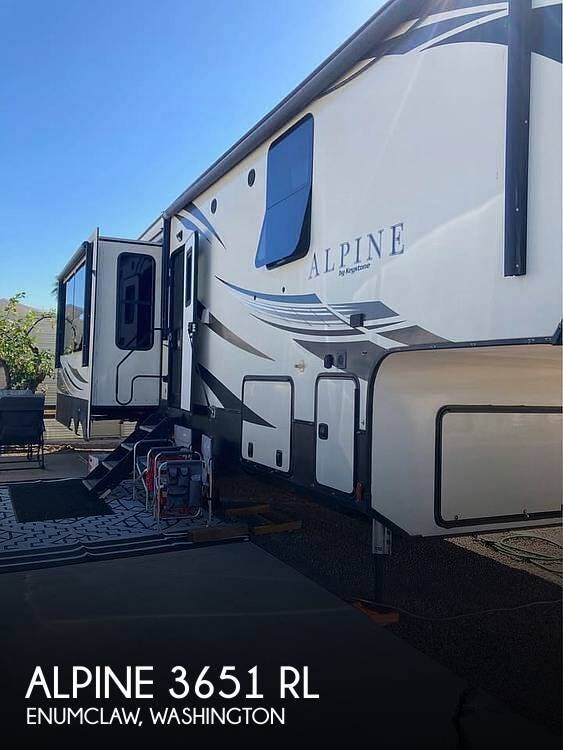 Used 2018 Keystone Alpine 3651 RL available in Enumclaw, Washington