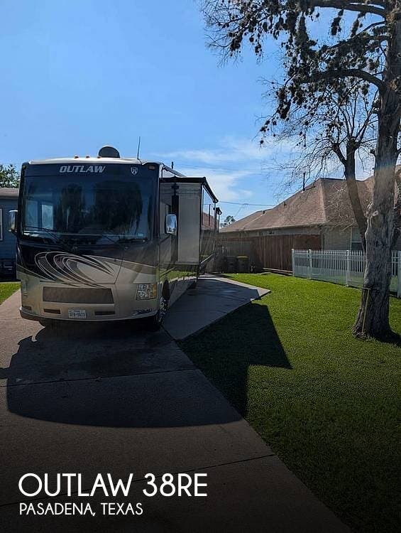Used 2016 Thor Motor Coach Outlaw 38RE available in Pasadena, Texas