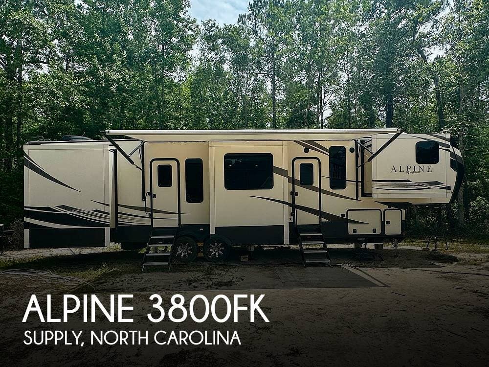 Used 2018  Keystone Alpine 3800FK by Keystone from Pop RVs in Supply, NC