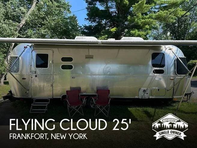 Used 2022 Airstream Flying Cloud 25FB TWIN available in Frankfort, New York