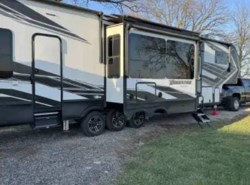 Used 2022 Grand Design Momentum 397TH available in Streator, Illinois