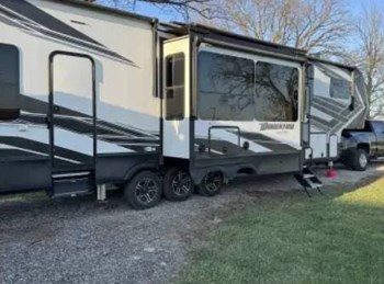 Used 2022 Grand Design Momentum 397TH available in Streator, Illinois