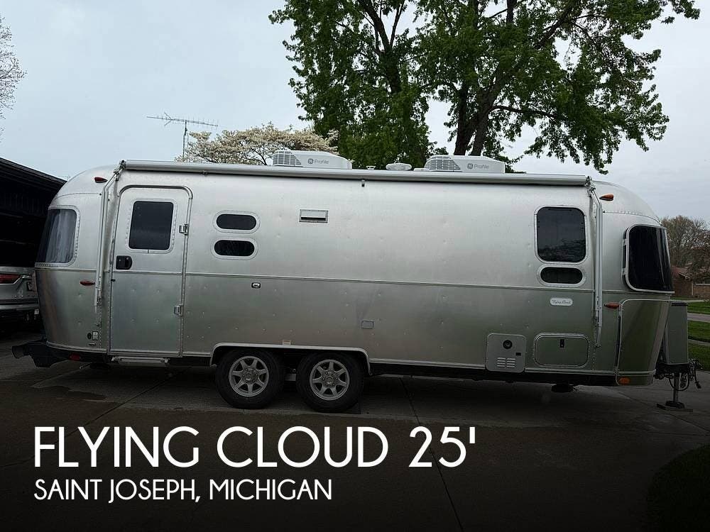 Used 2024 Airstream Flying Cloud M-25FB Queen available in Saint Joseph, Michigan