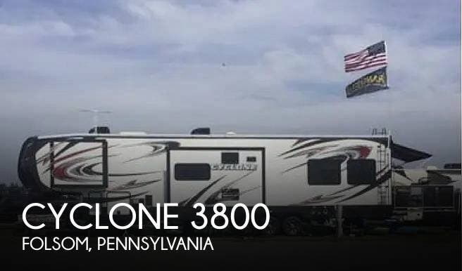 Used 2015 Heartland Cyclone 3800 available in Folsom, Pennsylvania