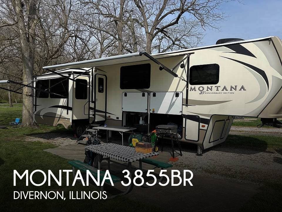 Used 2019 Keystone Montana 3855BR available in Divernon, Illinois