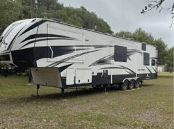 Used 2016 Dutchmen Voltage 3970 available in Inez, Texas