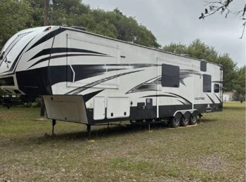 Used 2016 Dutchmen Voltage 3970 available in Inez, Texas