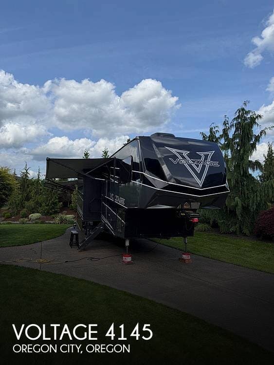 Used 2020 Dutchmen Voltage 4145 available in Oregon City, Oregon
