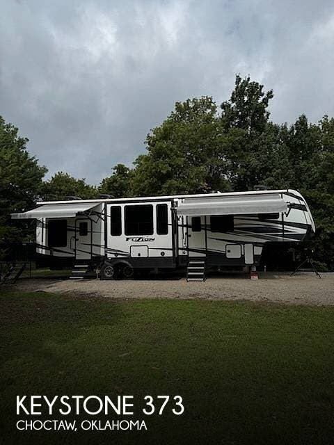 Used 2020 Keystone  Keystone 373 available in Choctaw, Oklahoma
