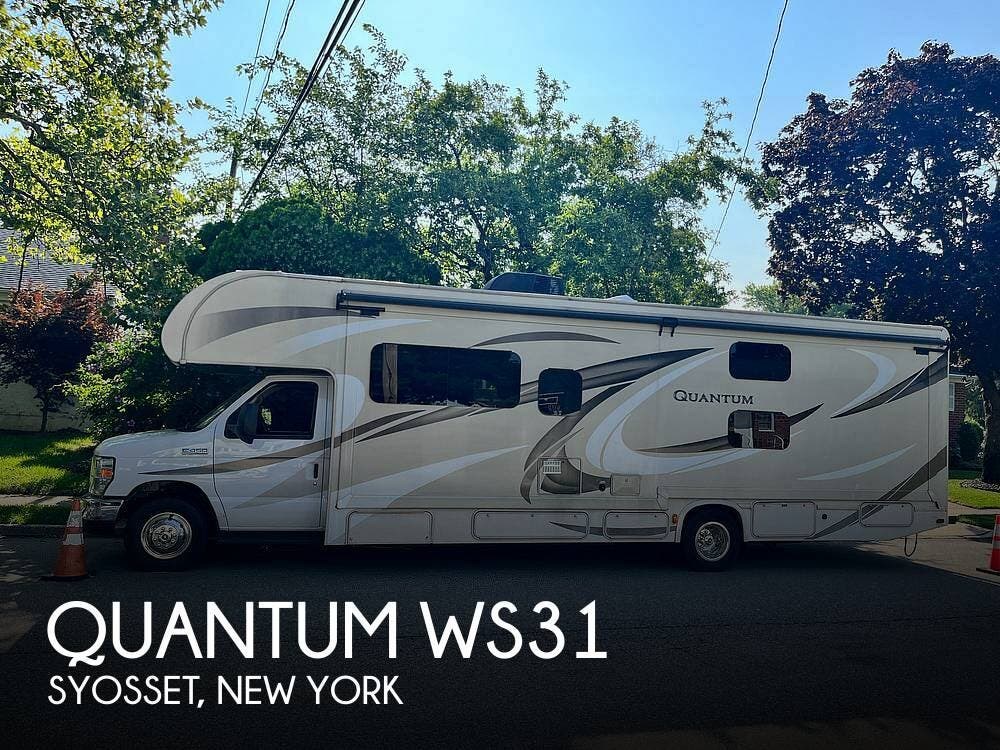 Used 2016 Thor Motor Coach Quantum WS31 available in Syosset, New York