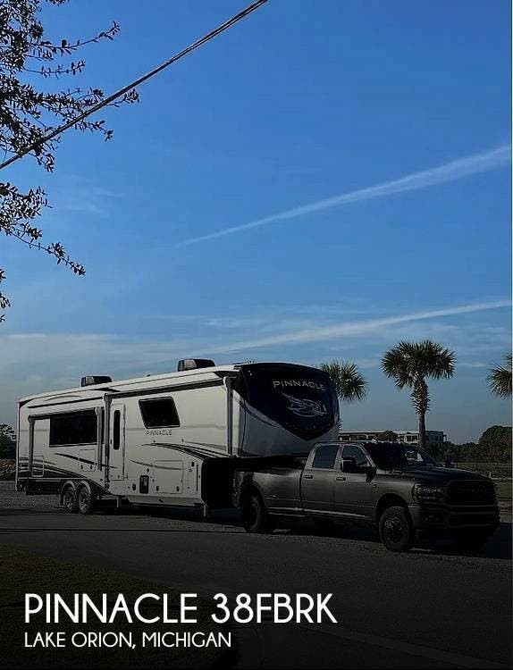 Used 2025 Jayco Pinnacle 38FBRK available in Lake Orion, Michigan