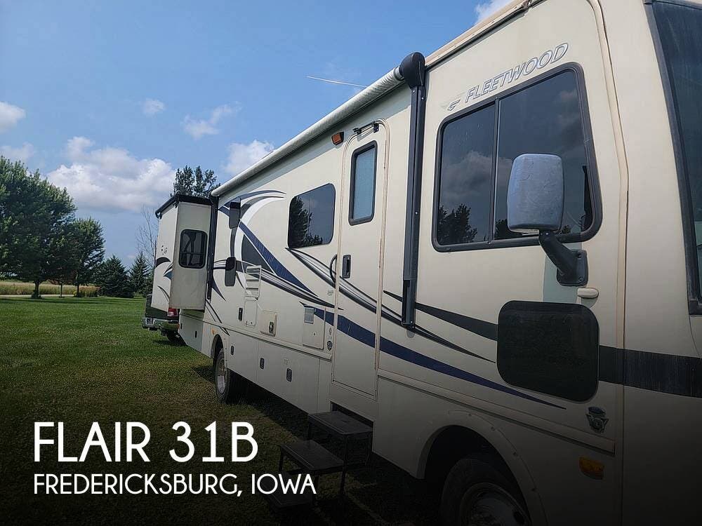Used 2016  Fleetwood Flair 31B by Fleetwood from Pop RVs in Fredericksburg, IA