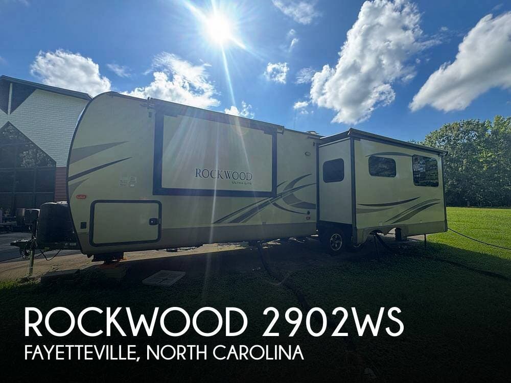 Used 2018  Forest River Rockwood 2902WS by Forest River from Pop RVs in Fayetteville, NC