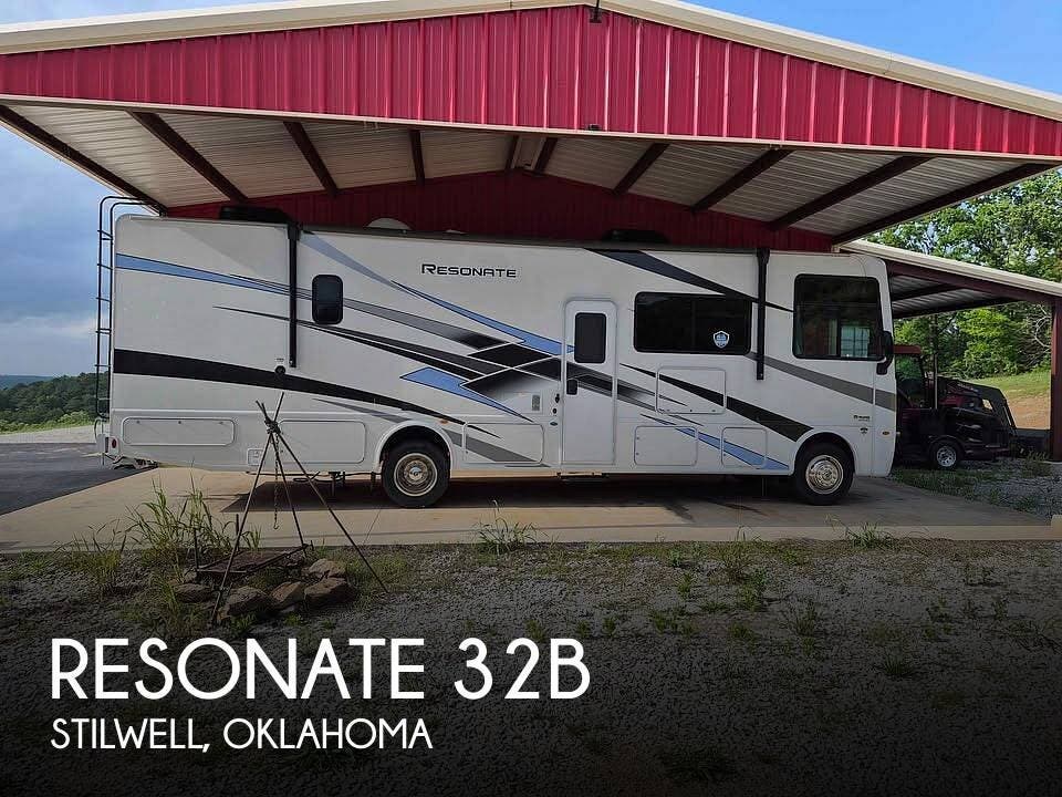 Used 2024 Thor America  Resonate 32B available in Stilwell, Oklahoma