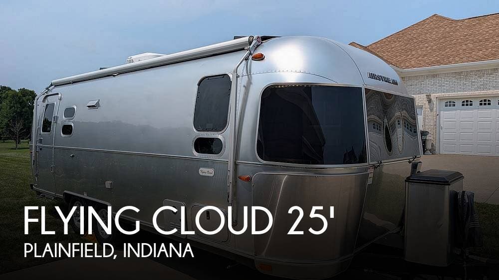 Used 2024 Airstream Flying Cloud 25FB QUEEN available in Plainfield, Indiana