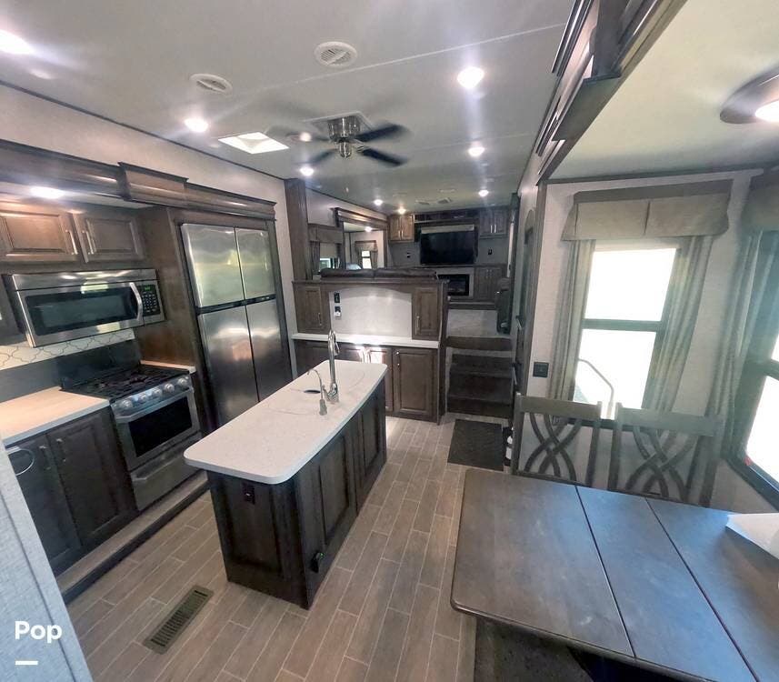 Used 2020 Keystone Avalanche 382FL available in Santa Clarita, California