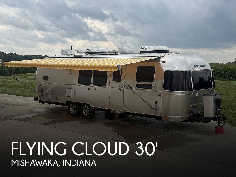 Used 2020 Airstream Flying Cloud 30FB Bunk available in Mishawaka, Indiana