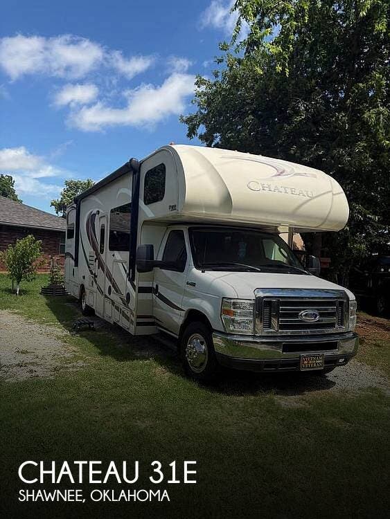 Used 2016 Thor Motor Coach Chateau 31E available in Shawnee, Oklahoma