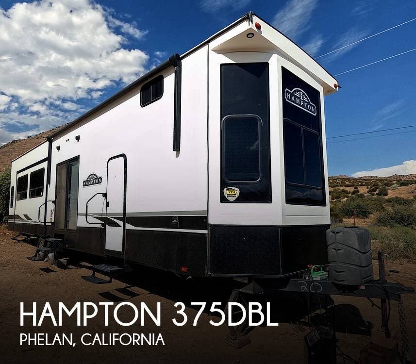 Used 2022  CrossRoads Hampton 375DBL by CrossRoads from Pop RVs in Phelan, CA