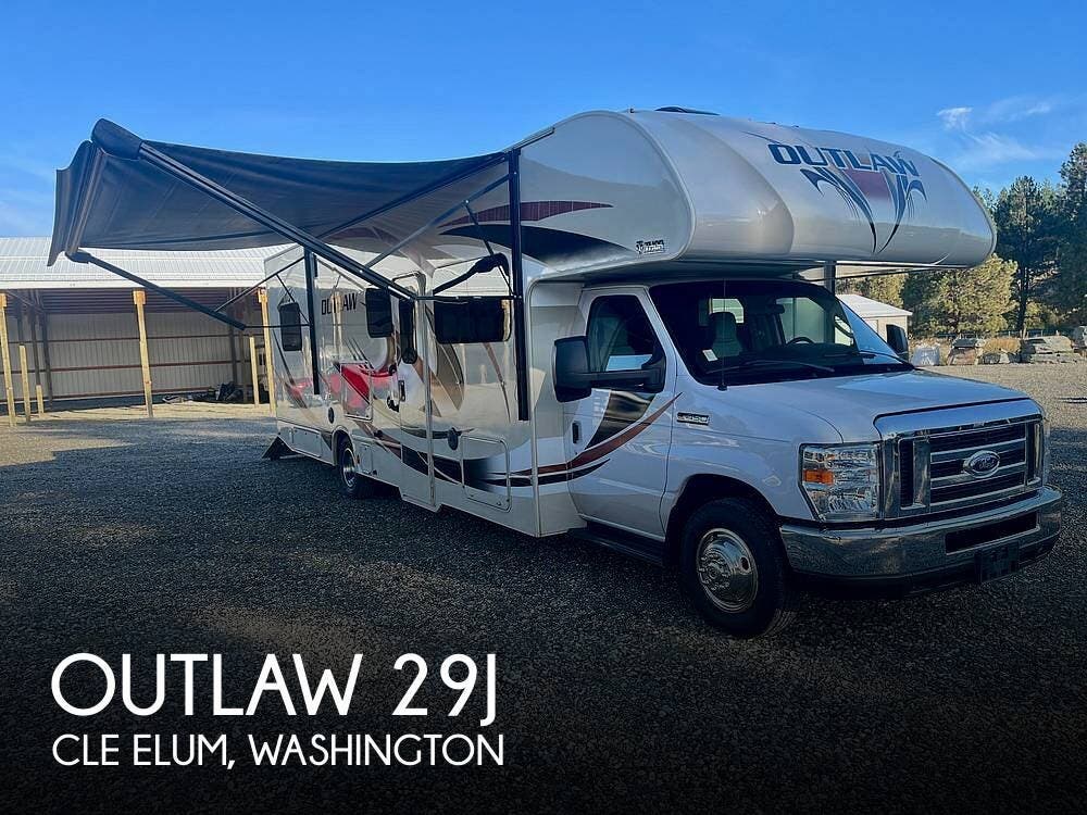 Used 2019  Thor Motor Coach Outlaw 29J by Thor Motor Coach from Pop RVs in Cle Elum, WA