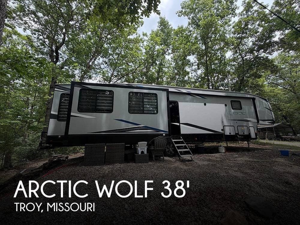 Used 2022  Cherokee  Arctic Wolf 3880SUITE by Cherokee from Pop RVs in Troy, MO