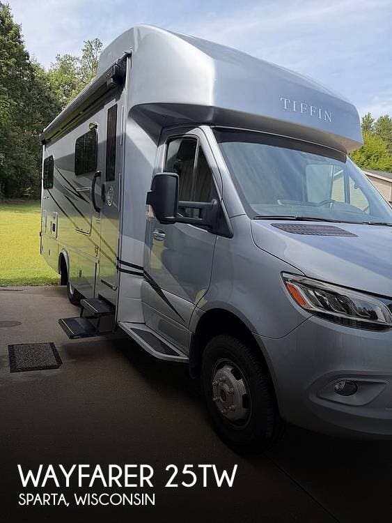 Used 2023  Tiffin Wayfarer 25TW by Tiffin from Pop RVs in Sparta, WI
