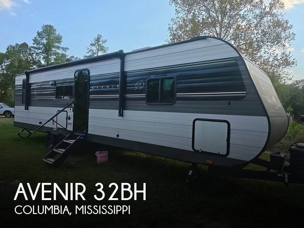 Used 2025  Cruiser RV Avenir 32BH by Cruiser RV from Pop RVs in Columbia, MS