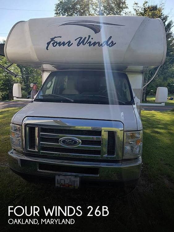 Used 2017  Thor Motor Coach Four Winds 26B by Thor Motor Coach from Pop RVs in Oakland, MD