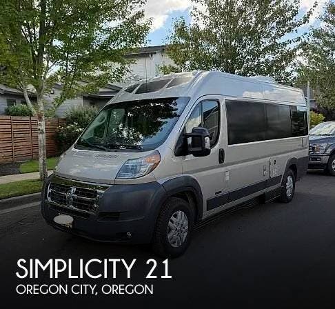 Used 2018  Roadtrek Simplicity 21 by Roadtrek from Pop RVs in Oregon City, OR