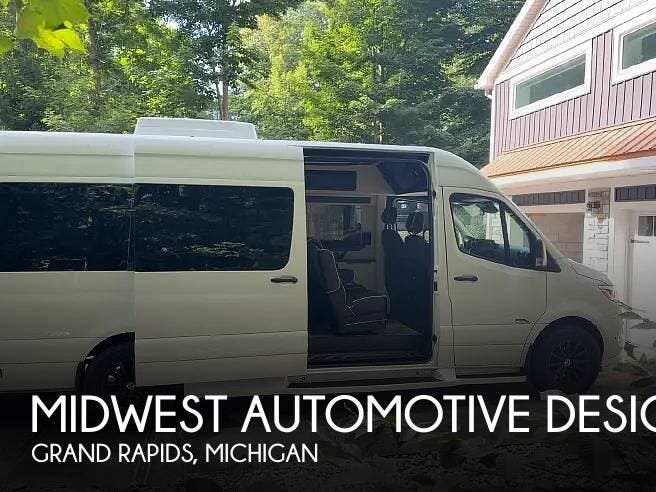 Used 2022  Midwest Luxe Cruiser Automotive Designs  S5 by Midwest from Pop RVs in Grand Rapids, MI