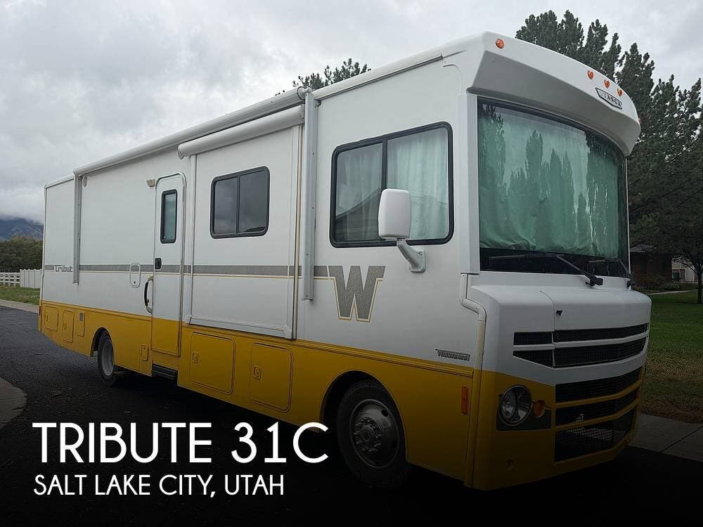 Used 2015  Winnebago Tribute 31C by Winnebago from Pop RVs in Salt Lake City, UT