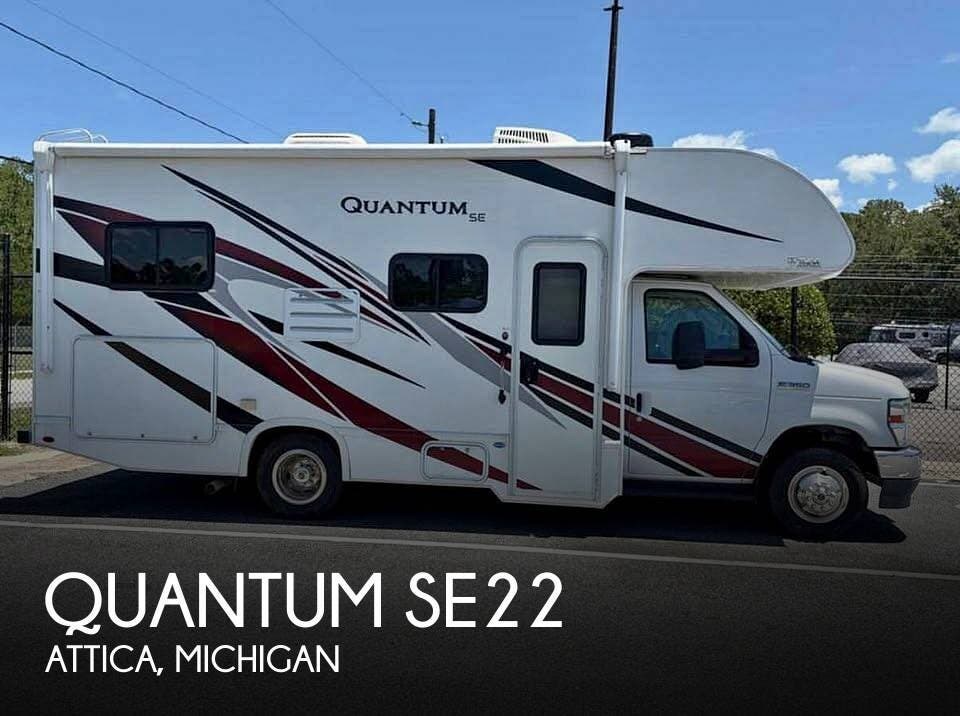 Used 2021  Thor Motor Coach Quantum SE22 by Thor Motor Coach from Pop RVs in Attica, MI