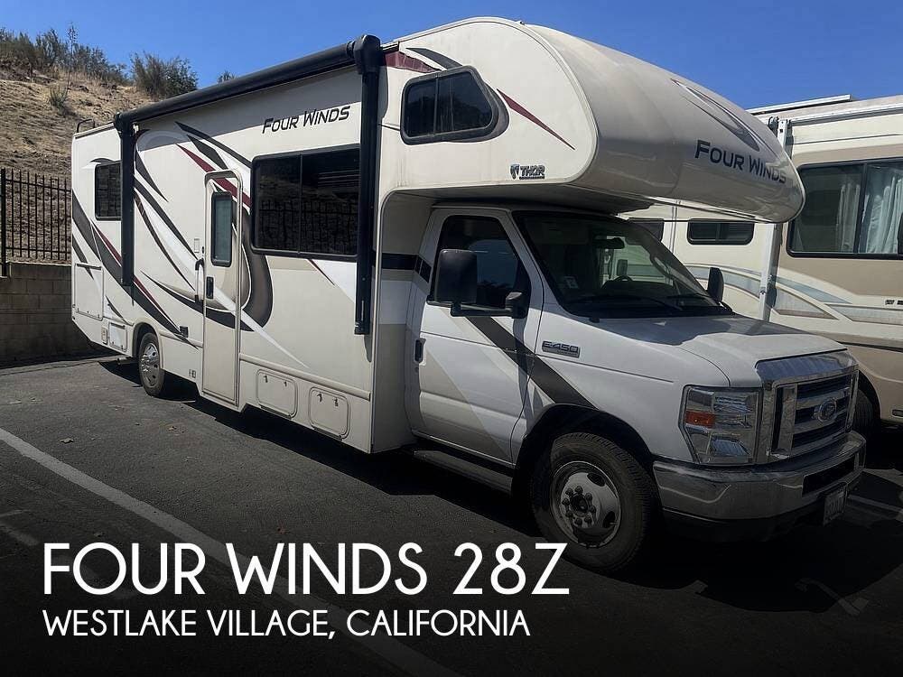 Used 2020  Thor Motor Coach Four Winds 28Z by Thor Motor Coach from Pop RVs in Westlake Village, CA