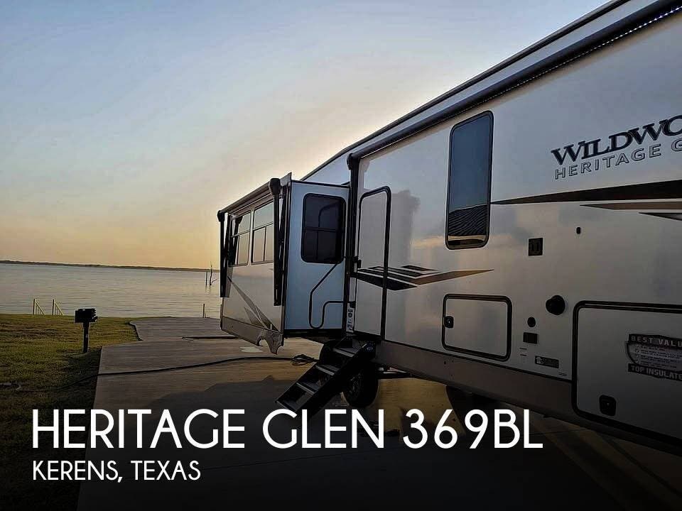Used 2023  Forest River  Heritage Glen 369BL by Forest River from Pop RVs in Kerens, TX