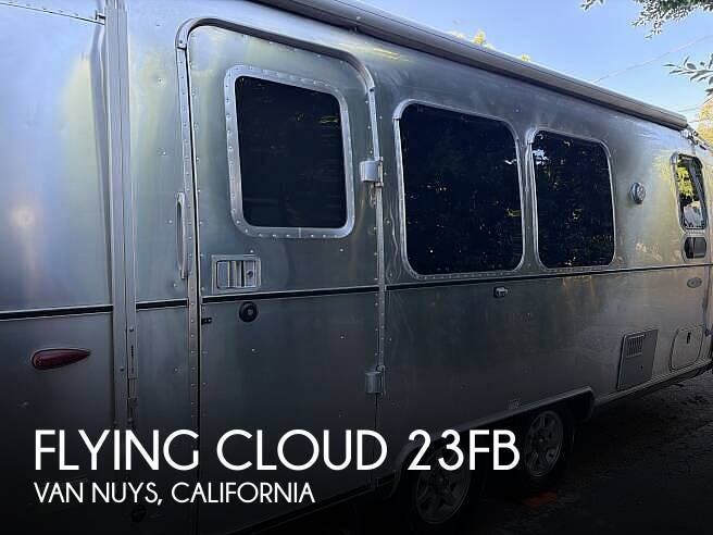 Used 2016  Airstream Flying Cloud 23fb by Airstream from Pop RVs in Van Nuys, CA