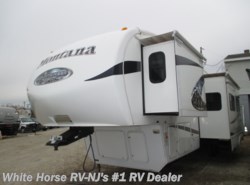 Used 2011 Keystone Montana Mountaineer 345DBQ 2-BdRM Quad Slide, 1 & 1/2 Baths, Bunks available in Williamstown, New Jersey