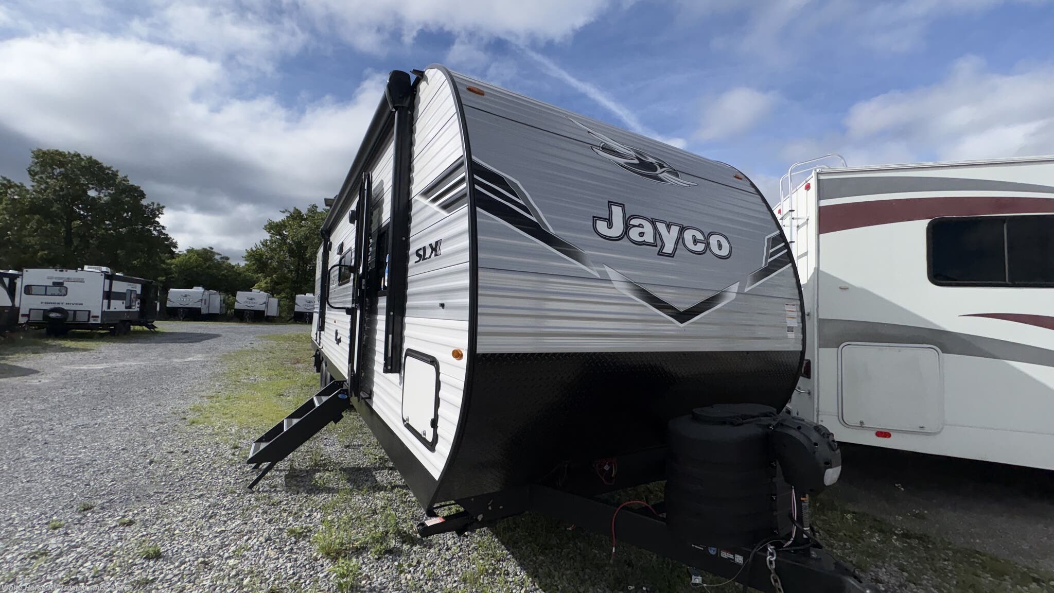 New 2026 Jayco Jay Flight SLX 321BDS available in Williamstown, New Jersey